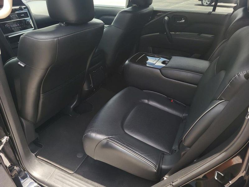 2023 INFINITI QX80 LuxeImage 29