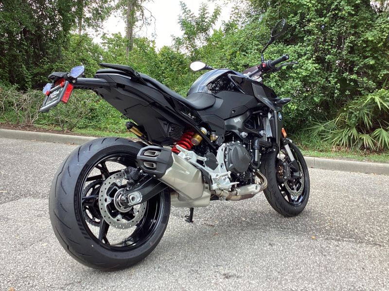 2025 BMW F 900 R 