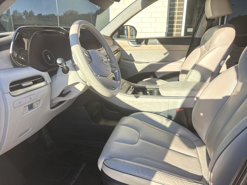 Used 2023 Hyundai Palisade LimitedImage 9