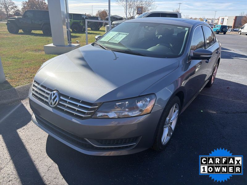 Used 2014 Volkswagen Passat TDI SE w/SunroofImage 1