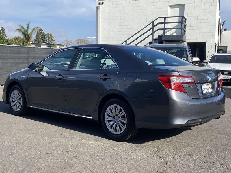 2012 Toyota Camry Hybrid LEImage 6