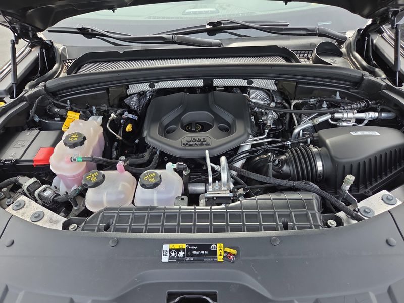 2023 Jeep Grand Cherokee Base photo 37