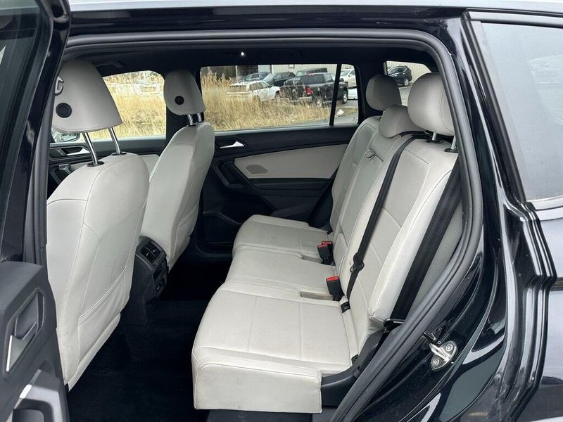 2021 Volkswagen Tiguan 2.0T SE R-Line BlackImage 18