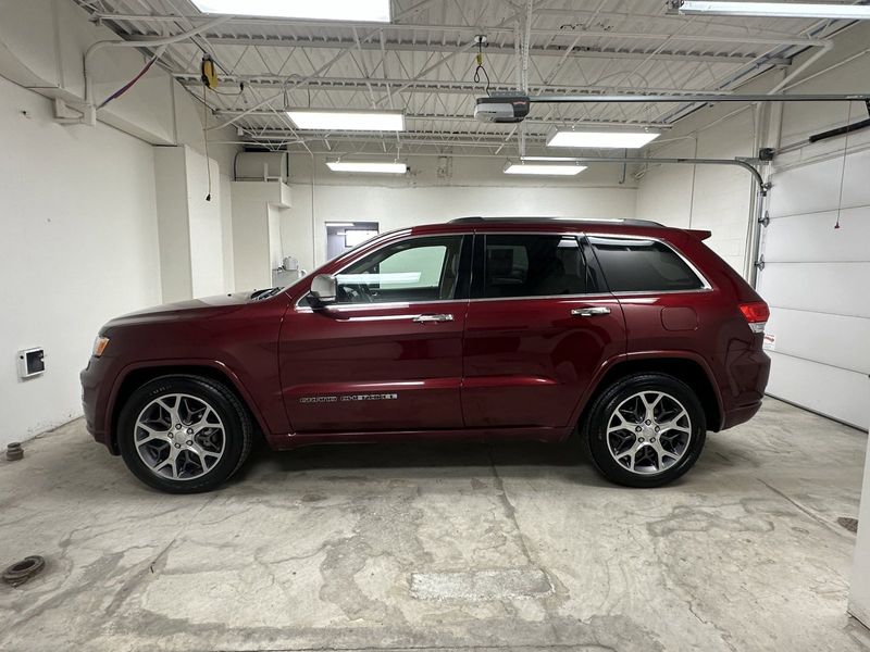 2020 Jeep Grand Cherokee OverlandImage 2