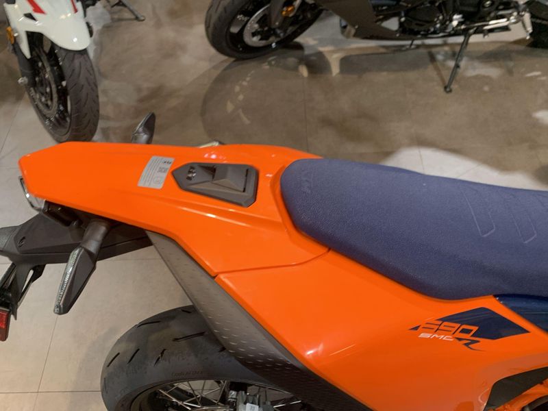 New 2026 KTM 690 SMC R Image 19