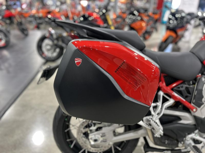 New 2024 Ducati MULTISTRADA V4 S TRAVEL & RADAR SPOKED WHEELS - DEMO Image 2