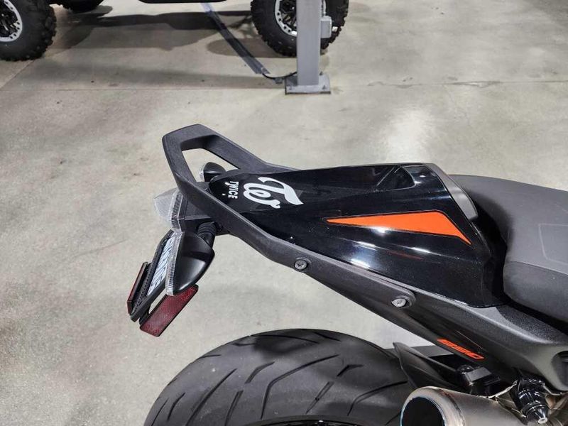 Used 2022 KTM 890 DUKE Image 8