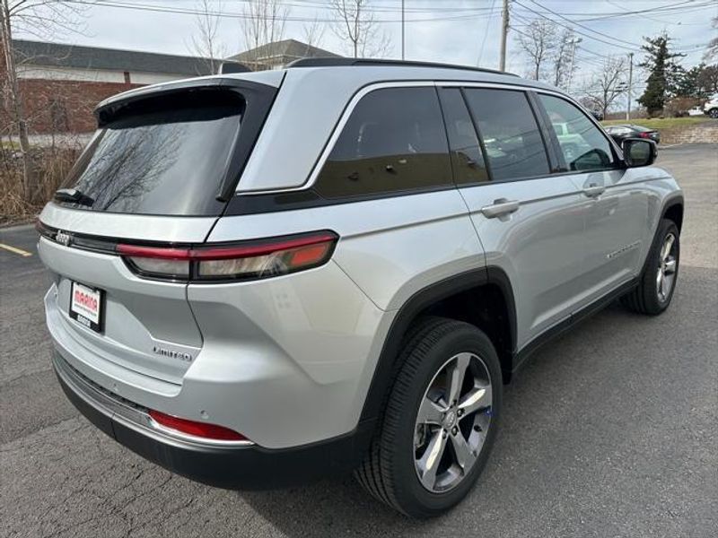 2025 Jeep Grand Cherokee Limited 4x4Image 8