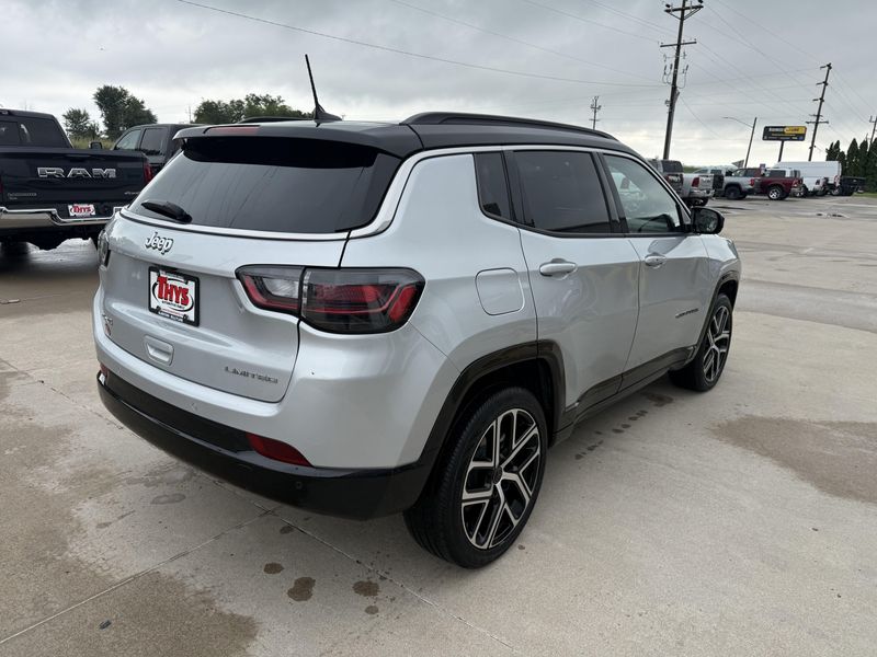 Used 2025 Jeep Compass LimitedImage 39
