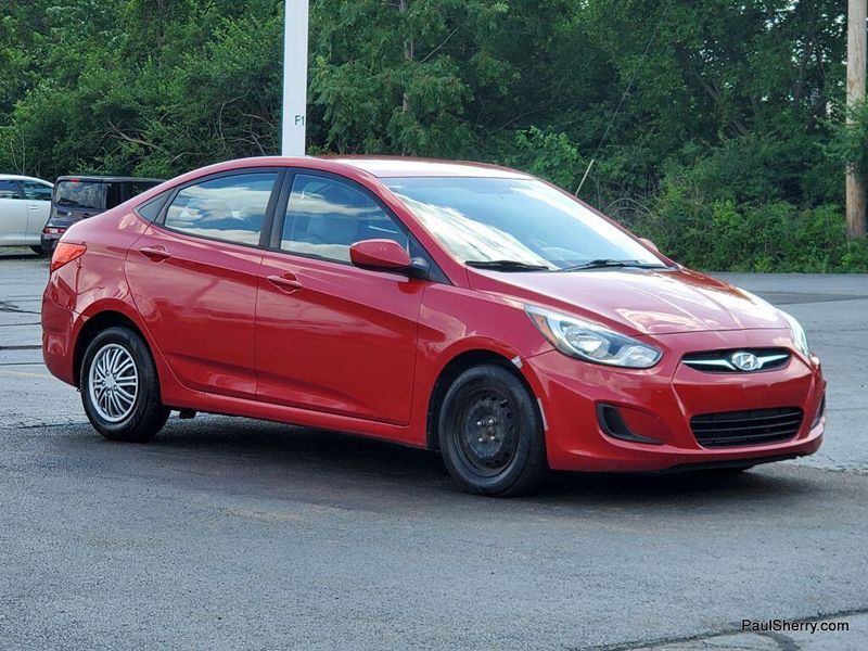 2013 Hyundai Accent GLSImage 15