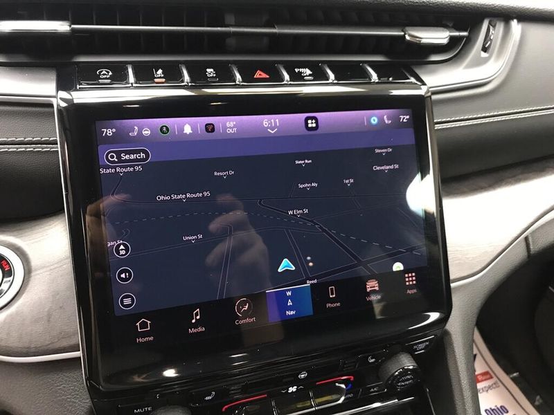 Used 2023 Jeep Grand Cherokee L LimitedImage 10