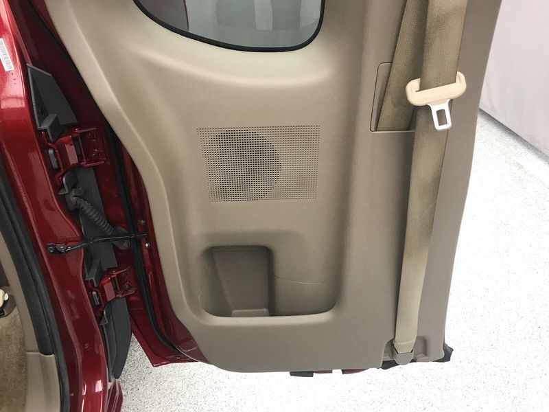 2015 Nissan Frontier SVImage 9