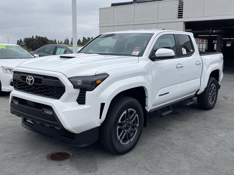 2024 Toyota Tacoma TRD SportImage 6