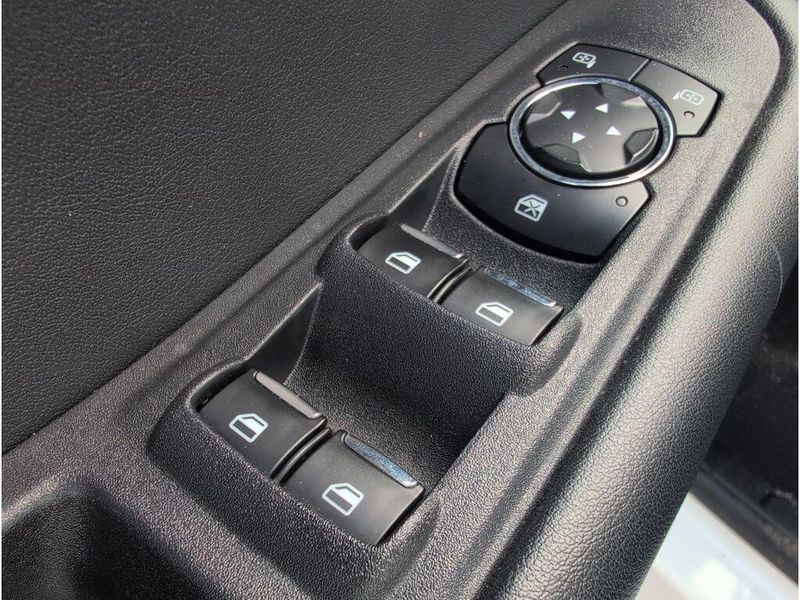 Used 2024 Ford Edge SELImage 12