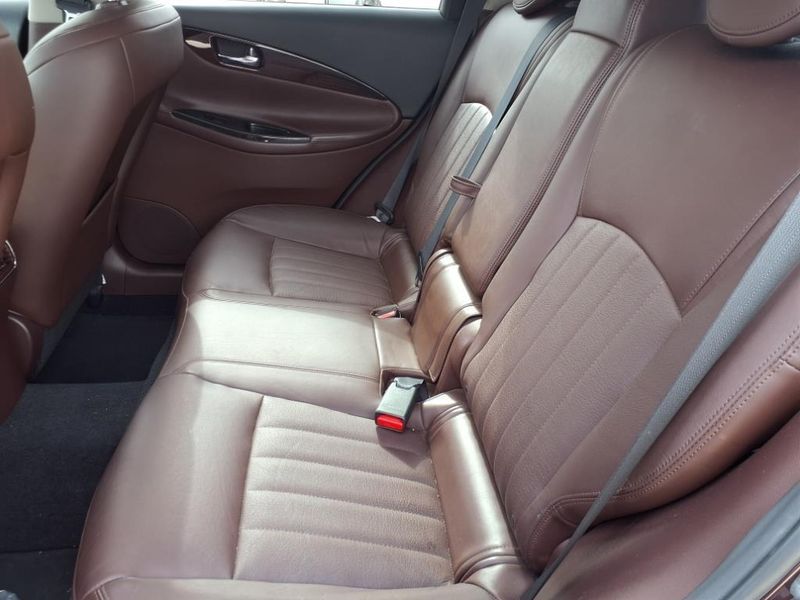 2017 INFINITI QX50 BaseImage 17