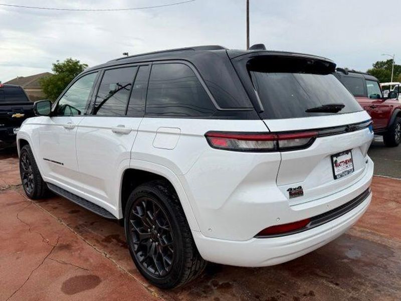 New 2027 Jeep Grand Cherokee Summit 4x4Image 7