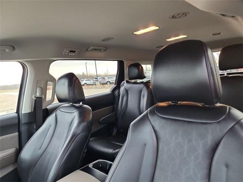 2025 Kia Carnival LXSImage 21