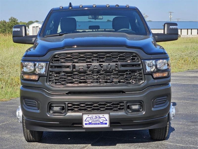 2024 RAM 3500 Tradesman Crew Cab 4x4 8