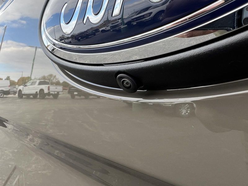 2025 Ford Ranger XL photo 3