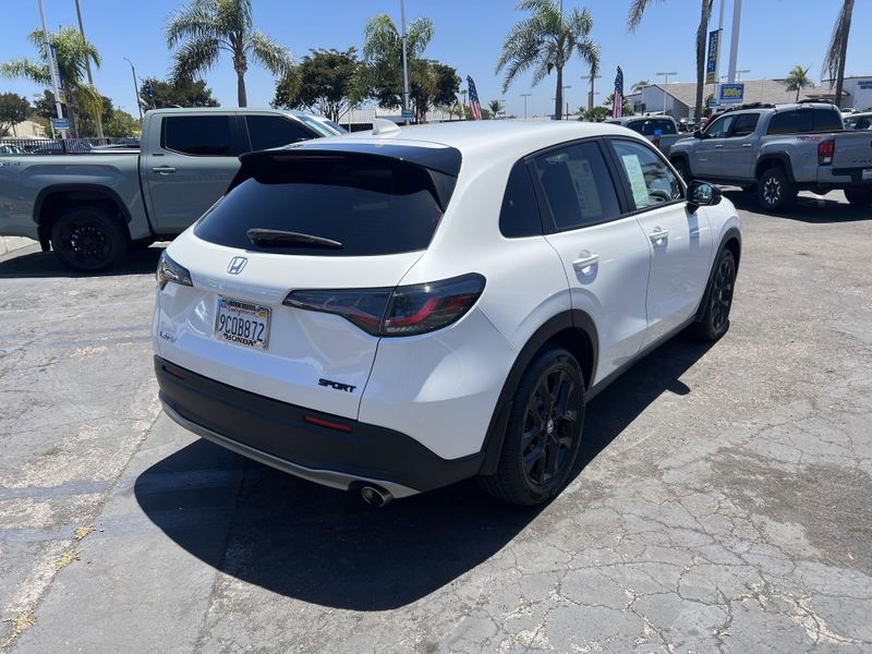Used 2023 Honda HR-V SportImage 3