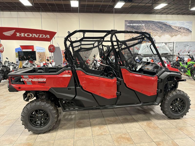 New 2025 Honda PIONEER 1000-6 DLX CREW Image 10
