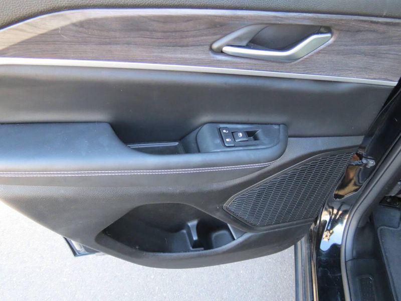 Used 2023 Jeep Grand Cherokee Limited 4x4 4dr SUVImage 26