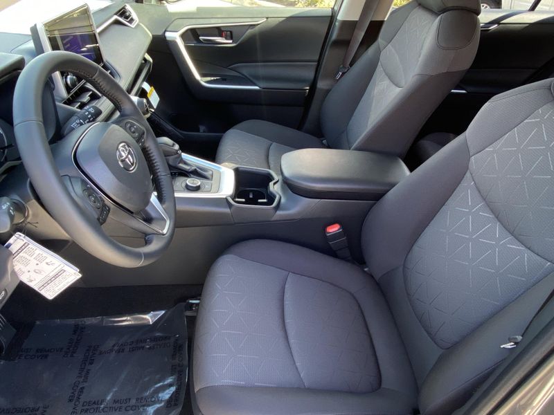 New 2025 Toyota RAV4 Hybrid XLEImage 14