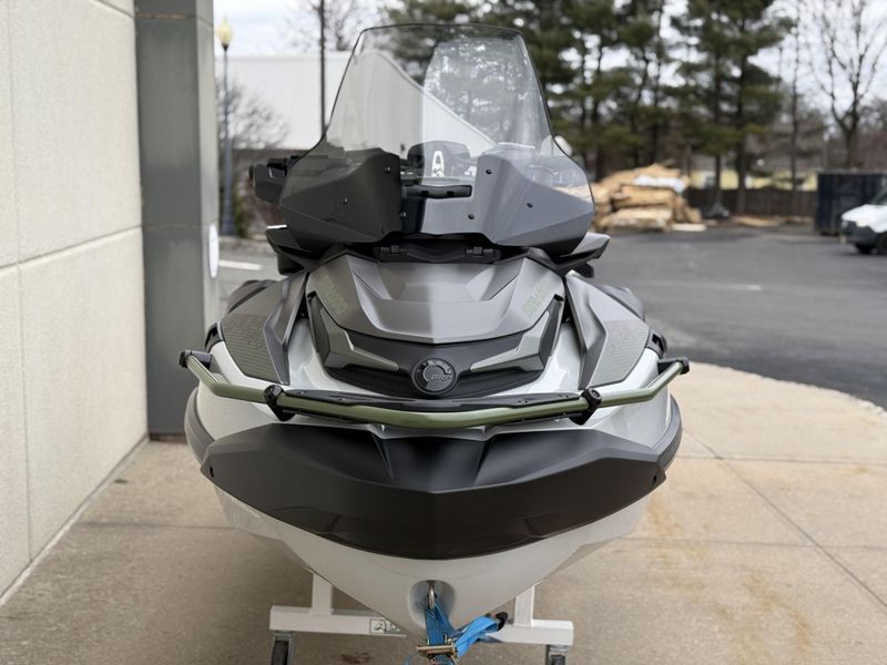 2025 SEA DOO FISHPRO APEX 300 AUDIO Image 4