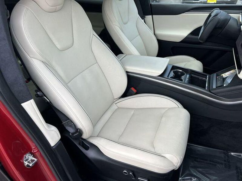 Used 2023 Tesla Model X PlaidImage 11