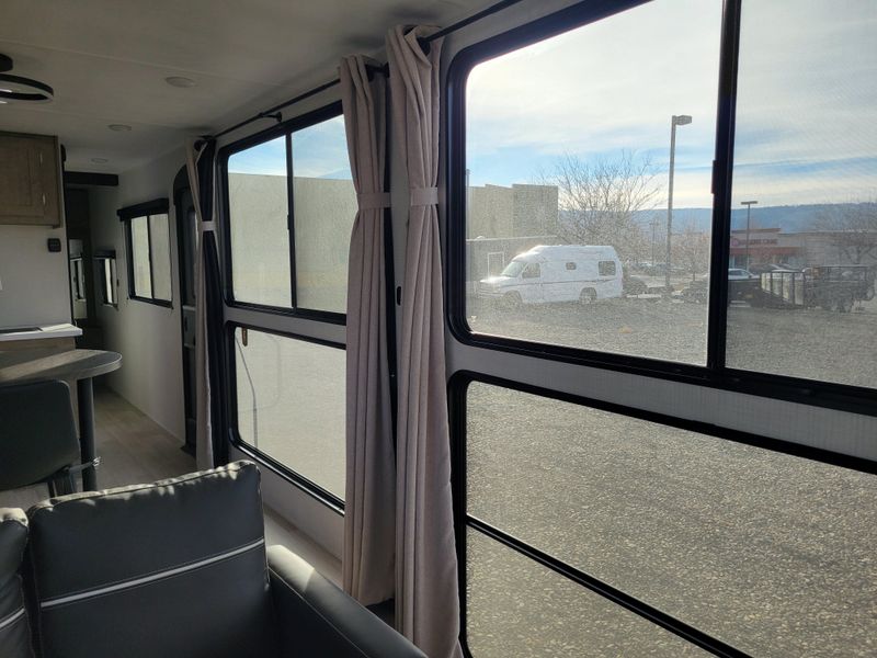 New 2026 KEYSTONE Springdale 31 SUNROOMImage 24