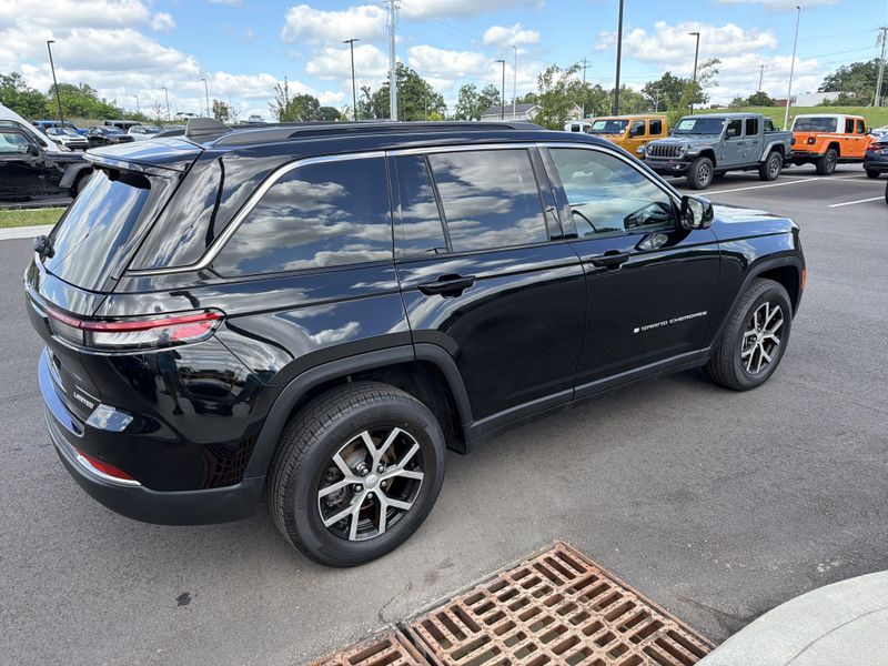 Used 2024 Jeep Grand Cherokee LimitedImage 10