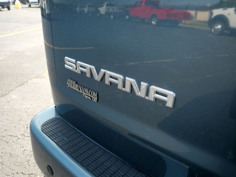 2017 GMC Savana 2500 Image 14