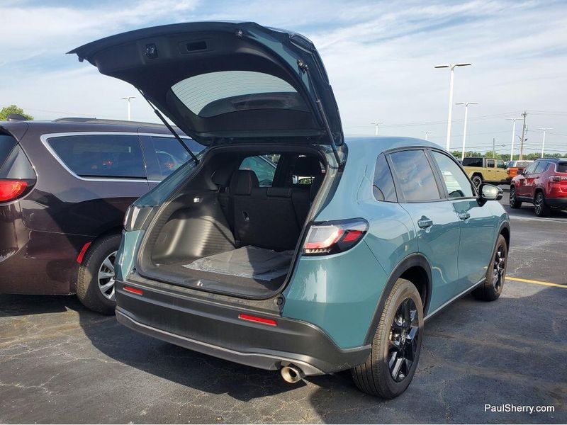 Used 2025 Honda HR-V SportImage 8