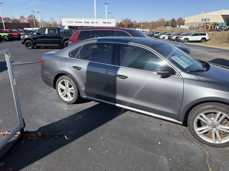 Used 2014 Volkswagen Passat TDI SE w/SunroofImage 5