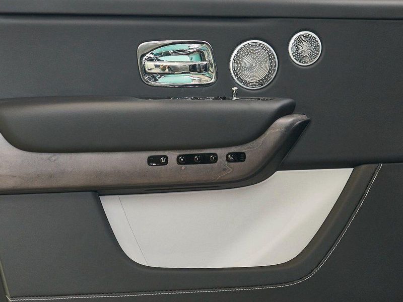 New 2026 Rolls-Royce Cullinan Image 14