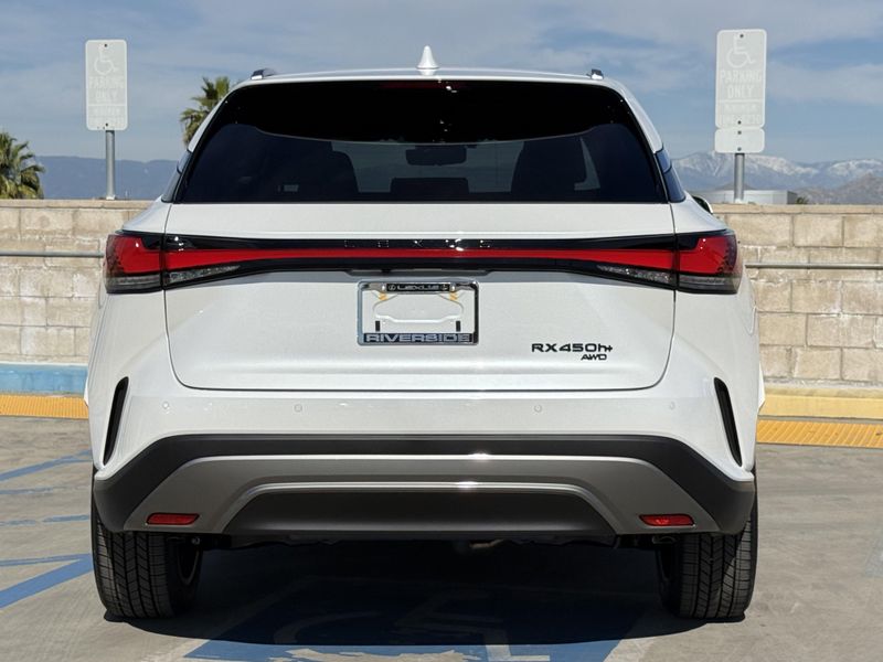 New 2026 Lexus RX 450h+ LuxuryImage 10