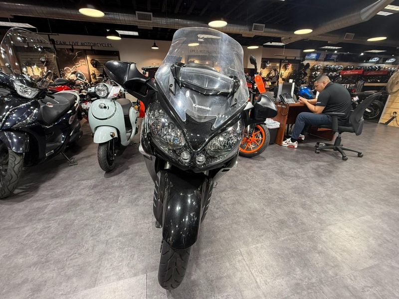 Used 2022 Kawasaki CONCOURS 14 ABS Image 4