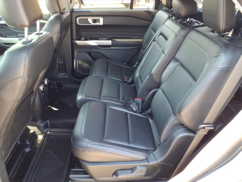 2022 Ford Explorer XLT photo 18