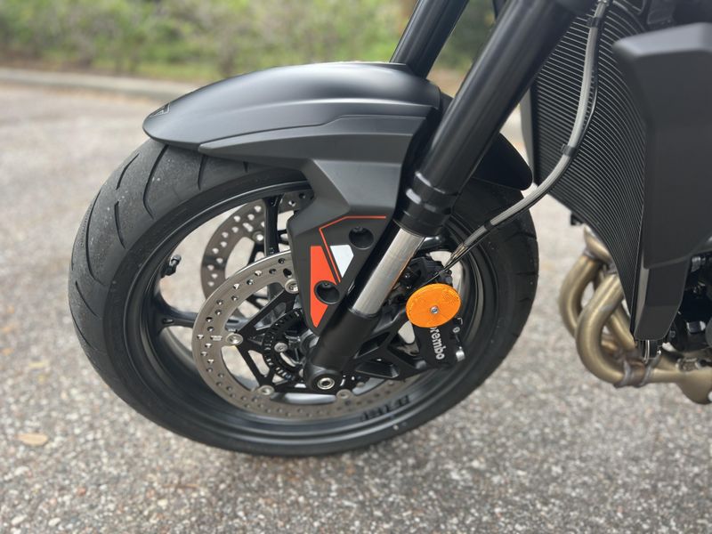 2025 Triumph Street Triple 765 R