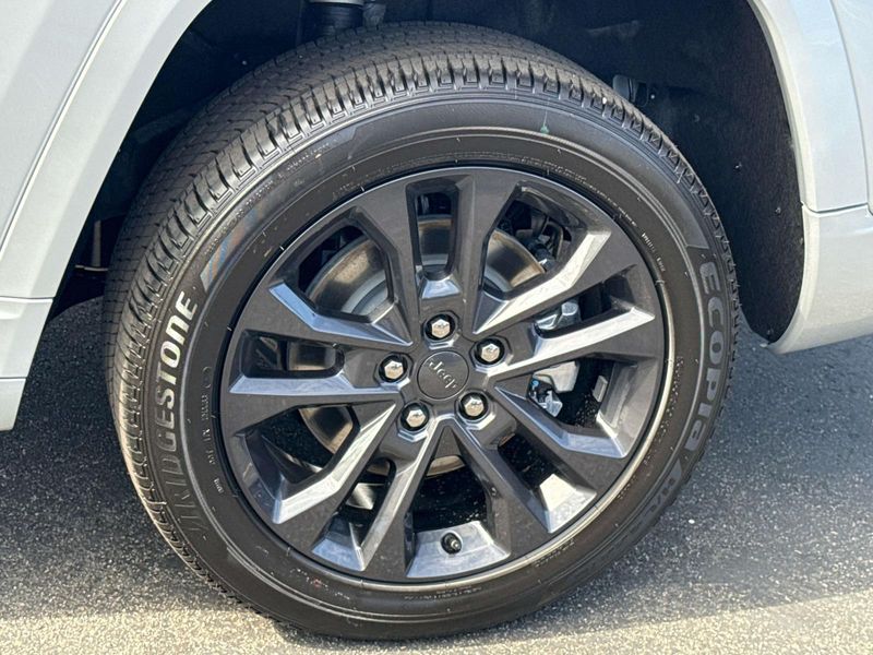 New 2026 Jeep Grand Cherokee L Limited Reserve 4x4