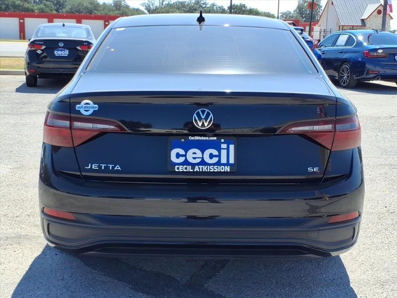 2024 Volkswagen Jetta SE photo 14