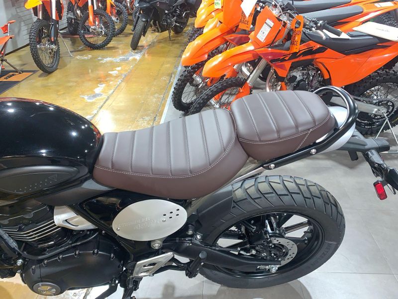 New 2025 Triumph SCRAMBLER 400 X Image 13