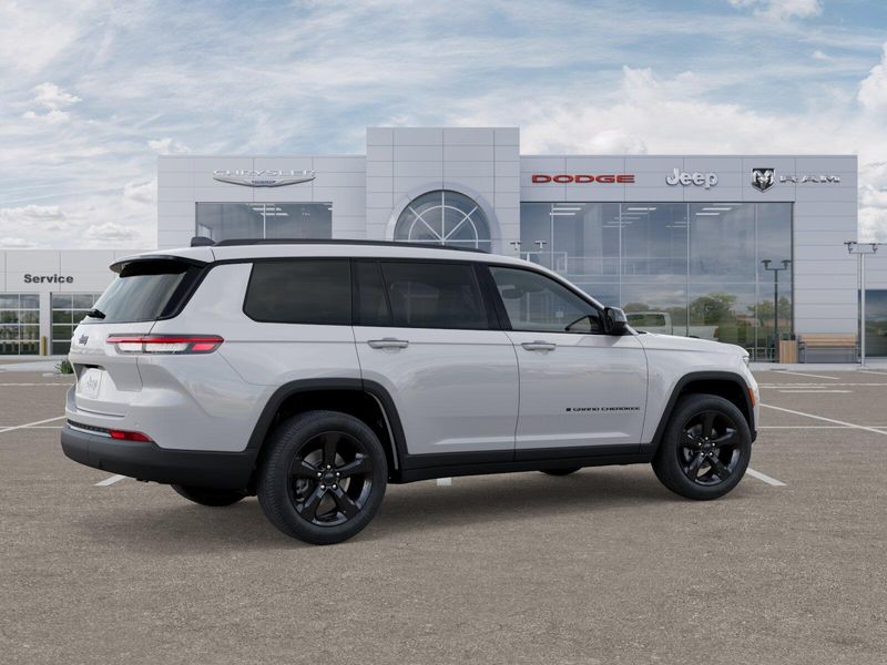 New 2025 Jeep Grand Cherokee L Altitude X 4x4