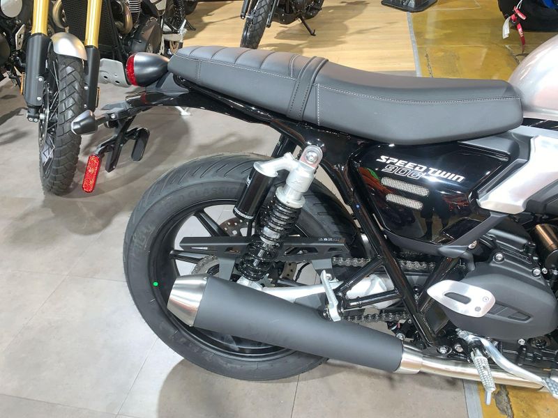 New 2025 Triumph SPEED TWIN 900 Image 11