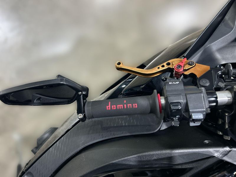 Used 2015 Yamaha YZF-R1 Image 22