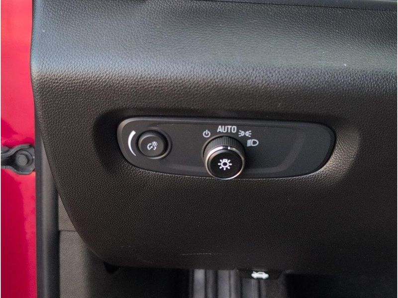 Used 2023 Chevrolet Traverse LT ClothImage 26