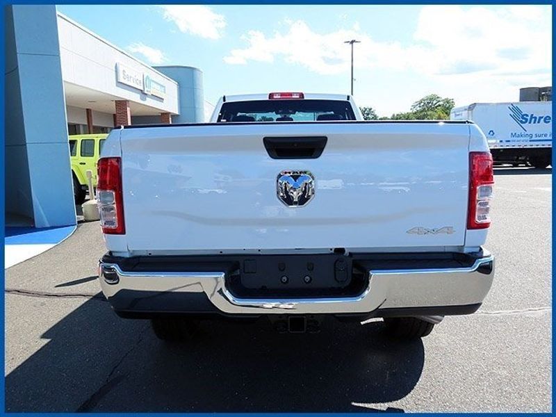 2022 RAM 3500 Tradesman w/PlowImage 5
