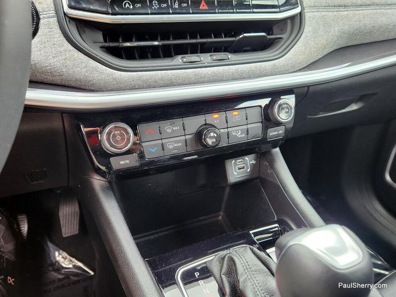 Used 2023 Jeep Compass Latitude