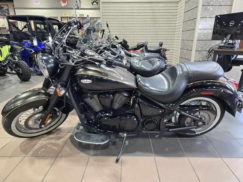 2023 Kawasaki VULCAN 900 CLASSIC Image 2