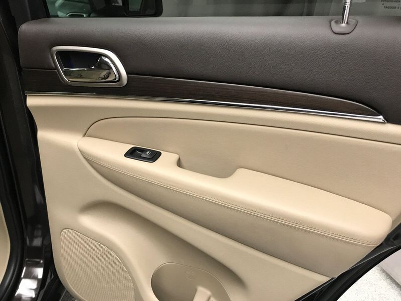 Used 2017 Jeep Grand Cherokee OverlandImage 22